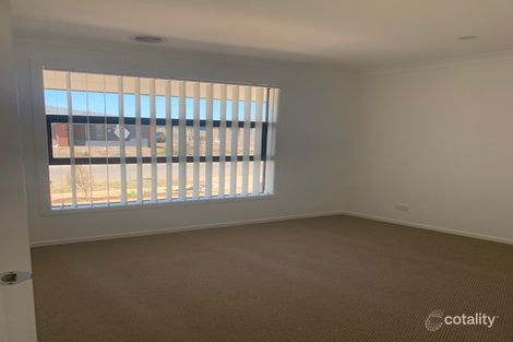 Property photo of 23 Cassinia Circuit Tarneit VIC 3029