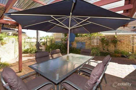 4 Donnelly Gdns, Dudley Park, WA 6210