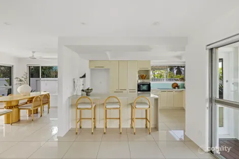 Property photo of 25 Beverley Crescent Broadbeach Waters QLD 4218