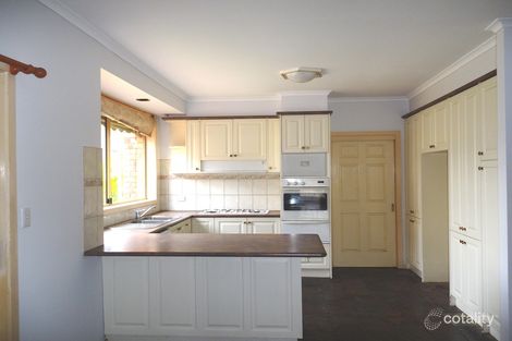 Property photo of 11 Masefield Court Delahey VIC 3037