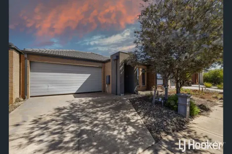 31 Robinson Dr, Weir Views, VIC 3338