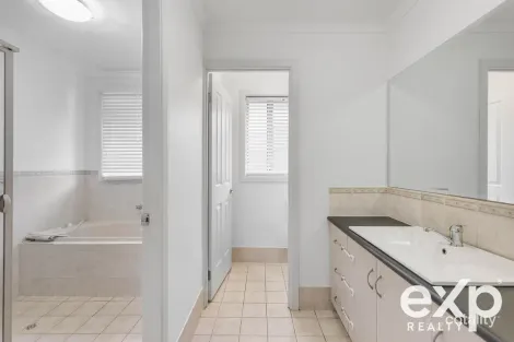 Property photo of 44 Macfarlane Way Andrews Farm SA 5114