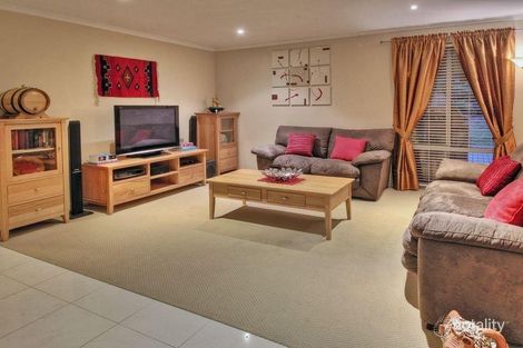 Property photo of 37 Gilberton Crescent Forest Lake QLD 4078