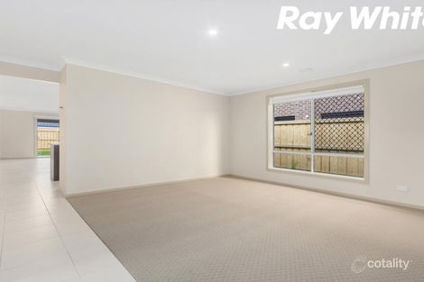 Property photo of 28 Naomi Street Pakenham VIC 3810