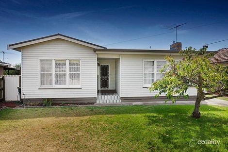 16 Highview Pde, Hamlyn Heights, VIC 3215