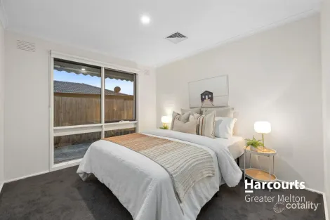 Property photo of 3 Henley Place Melton West VIC 3337