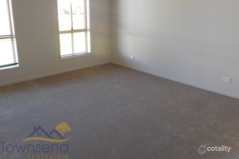 Property photo of 9 Sullivan Circuit Orange NSW 2800