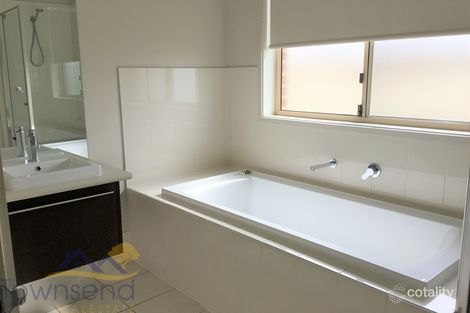 Property photo of 9 Sullivan Circuit Orange NSW 2800