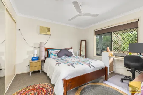 Property photo of 2/87 Roberts Street Emerald QLD 4720