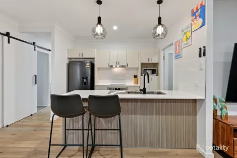Property photo of 13 Huntsmans Crescent Shaw QLD 4818