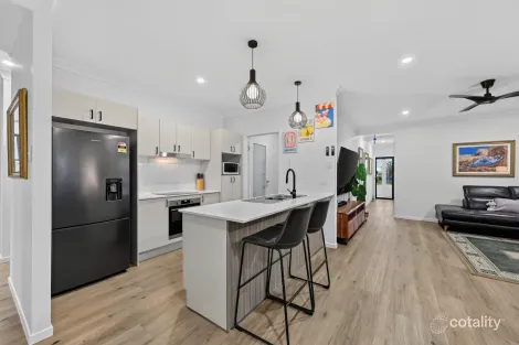 Property photo of 13 Huntsmans Crescent Shaw QLD 4818