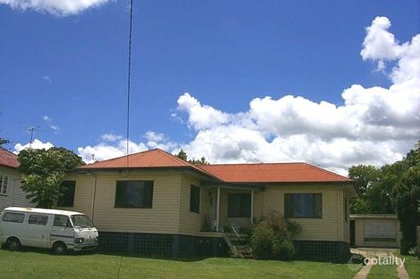 34 Pemberton St, Booval, QLD 4304