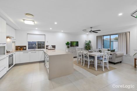 Property photo of 44 Arlene Park Terrace Helensvale QLD 4212
