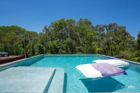 Property photo of 8 Freedom Place Sunrise Beach QLD 4567