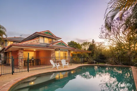 Property photo of 2 Preston Place Brookfield QLD 4069