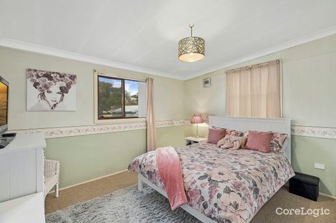 Property photo of 22 Kathleen White Crescent Killarney Vale NSW 2261