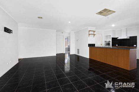 Property photo of 4 Netherton Place Caroline Springs VIC 3023