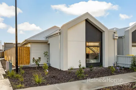 Property photo of 24 Ellis Drive Diggers Rest VIC 3427