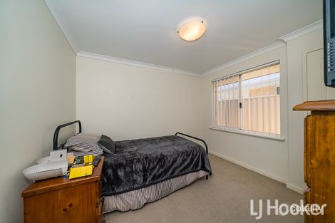 8 Indee Pass, Secret Harbour, WA 6173