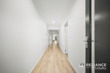 Property photo of 11 Winjeel Avenue Point Cook VIC 3030
