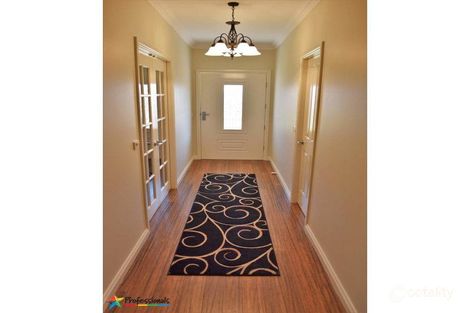 Property photo of 22 Keane Drive Kelso NSW 2795