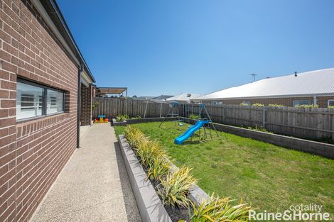 Property photo of 17 Buckland Boulevard Gisborne VIC 3437