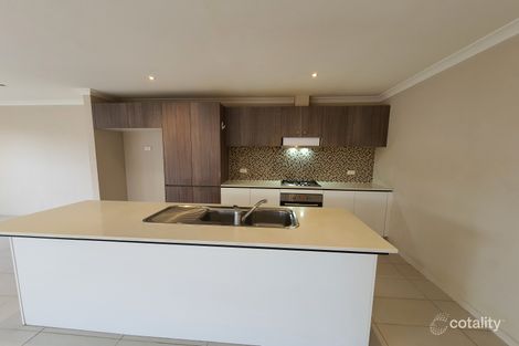 Property photo of 44 Lilyturf Drive Tarneit VIC 3029
