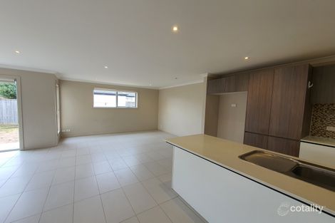 Property photo of 44 Lilyturf Drive Tarneit VIC 3029