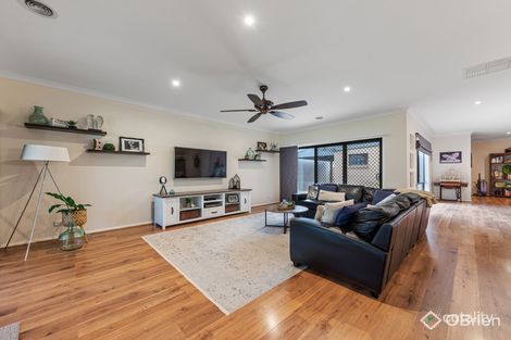 Property photo of 9 Hull Crescent Pakenham VIC 3810