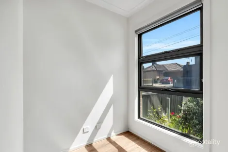 Property photo of 44 Compton Parade Sunshine North VIC 3020