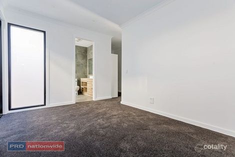 Property photo of 2/6 Beasley Avenue Werribee VIC 3030