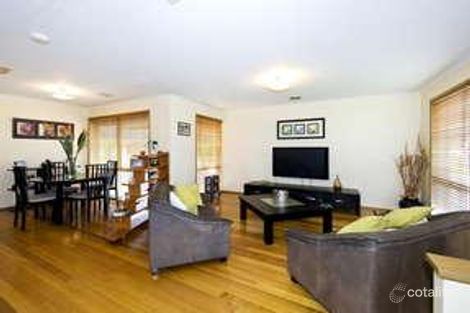 Property photo of 22 Sieben Close Mill Park VIC 3082