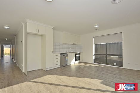 Property photo of 11/4 Mantello Drive Werribee VIC 3030