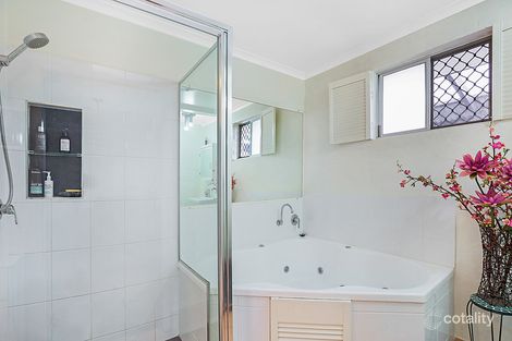 17 Cloake St, Rockville, QLD 4350