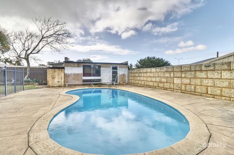 Property photo of 36 Clovelly Way Warnbro WA 6169