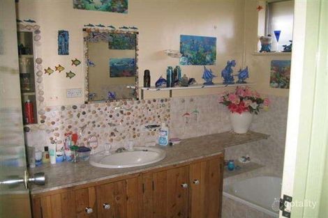 Property photo of 2 Ure Street Mount Lofty QLD 4350