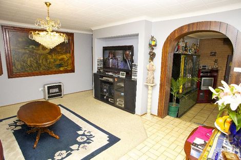 Property photo of 6 Roberts Avenue Barrack Heights NSW 2528
