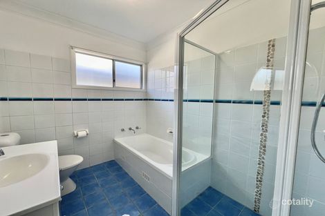Property photo of 28 Woodlawn Drive Budgewoi NSW 2262