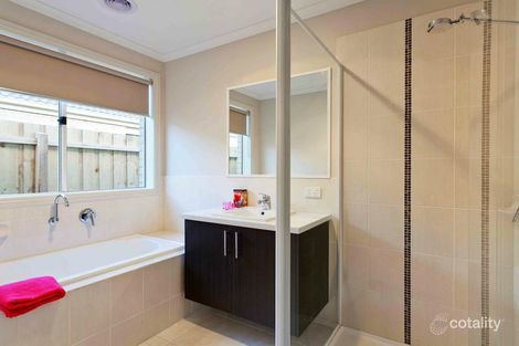 Property photo of 1 Millicent Parade Officer VIC 3809