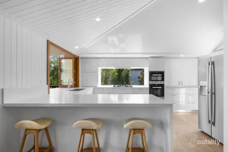 Property photo of 11 Frederick Street Newtown QLD 4305