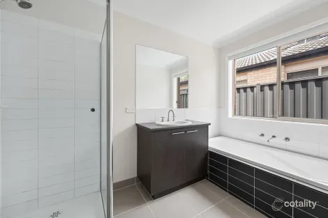 Property photo of 9 Wando Close Truganina VIC 3029