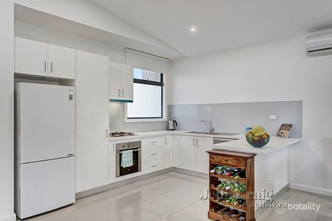 Property photo of 18 Montgomery Street Ringwood VIC 3134