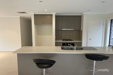 Property photo of 28 Willum Way Dandenong VIC 3175