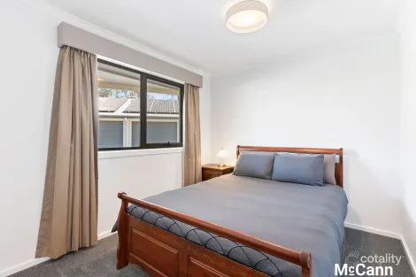 Property photo of 8 Ey Place Kambah ACT 2902