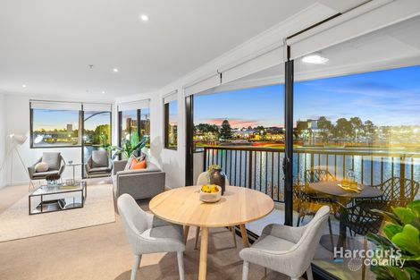 Property photo of 15/76 The Esplanade Caroline Springs VIC 3023