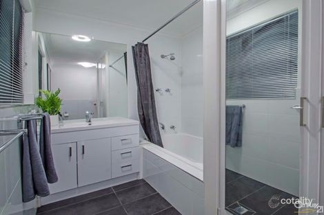 Property photo of 5 Travers Drive Australind WA 6233