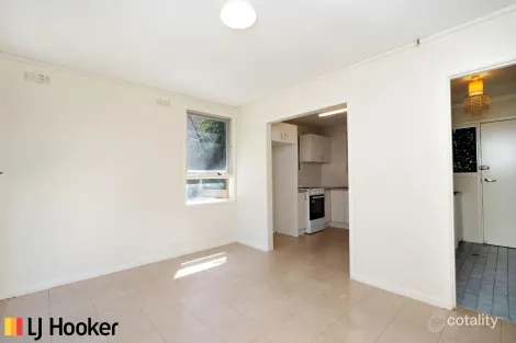 Property photo of 29 Aurora Close Mawson ACT 2607
