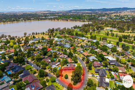 64 Balmoral Cres, Lake Albert, NSW 2650