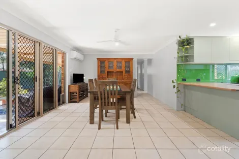 Property photo of 2 Ficus Drive Meadowbrook QLD 4131