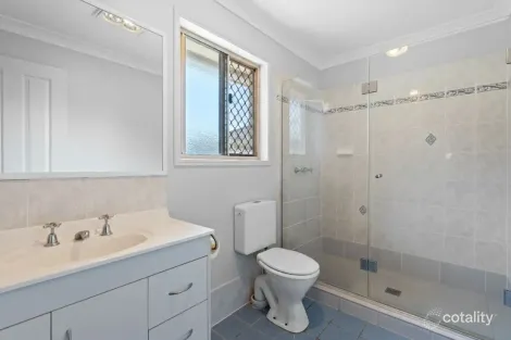 Property photo of 2 Ficus Drive Meadowbrook QLD 4131